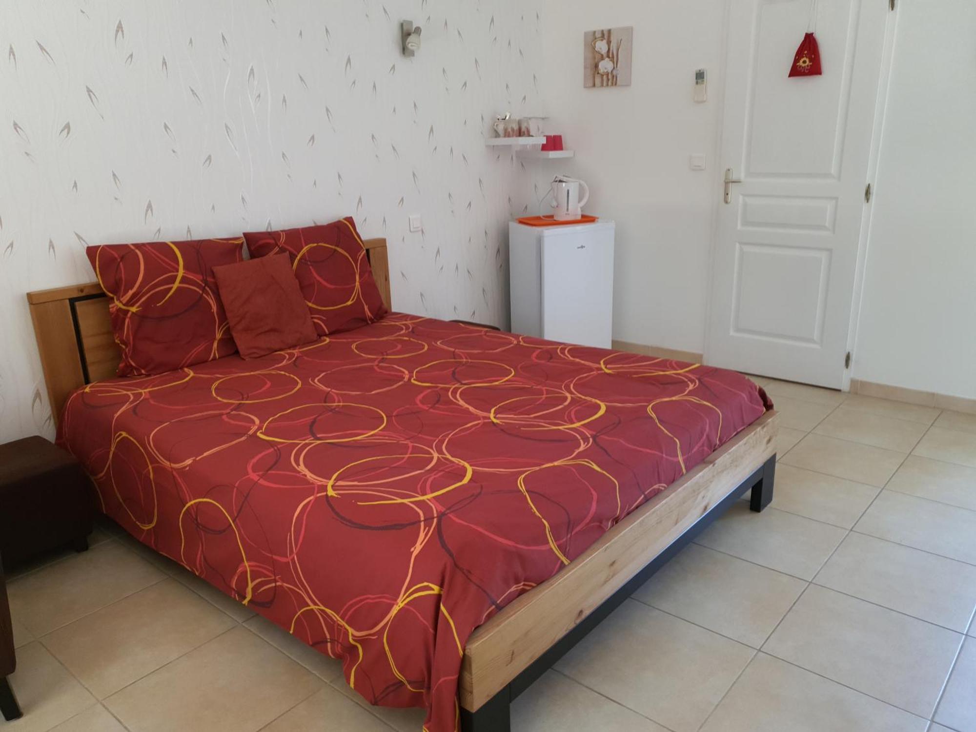Villa Des Masques Aubais Room photo